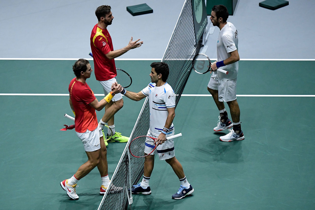 Di semifinal Spanyol akan menghadapi Inggris, yang di pertandingan sebelumnya menudukkan Jerman 2-0.