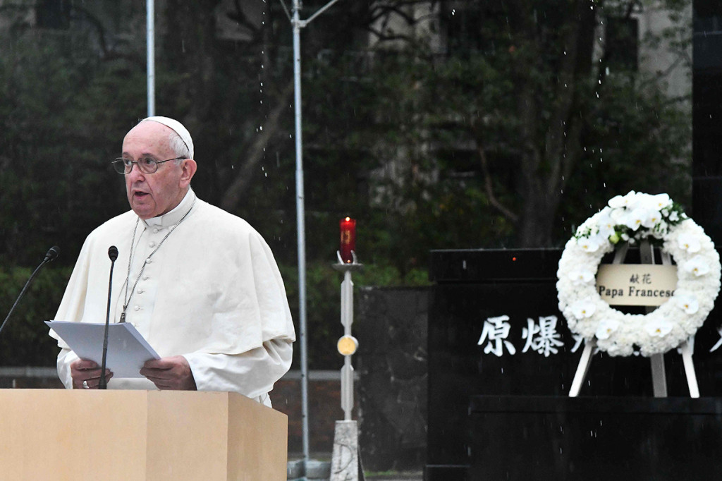 Menurut Fransiskus, senjata nuklir bukanlah 