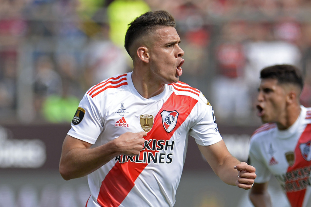 Sebelumnya, River Plate unggul lebih dulu lewat gol Rafael Santos Borre saat laga baru berjalan 14 menit. AFP Photo/Ernesto Benavides
