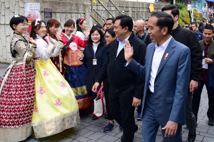 Di Indonesia sendiri, menurut Presiden, penataan kampung atau desa telah dilakukan di beberapa kota. Misalnya di Klaten, Yogyakarta, dan di Nglanggeran, Gunung Kidul.