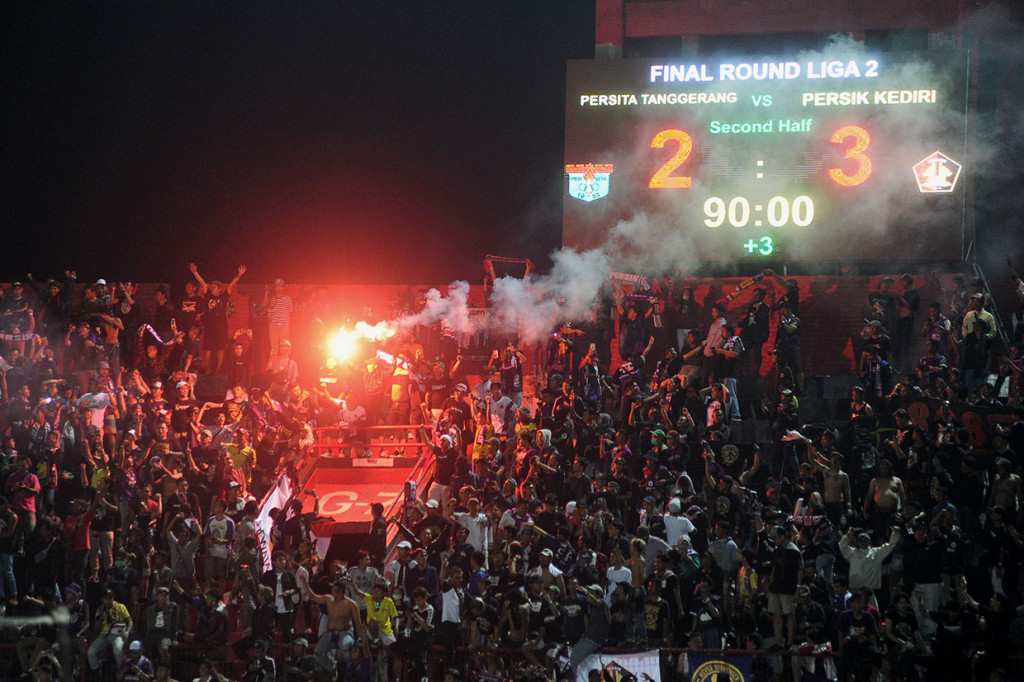 Sebagai juara Persik Kediri berhak atas hadiah sebesar Rp1,5 miliar, sementara Persita memperoleh Rp1 miliar.