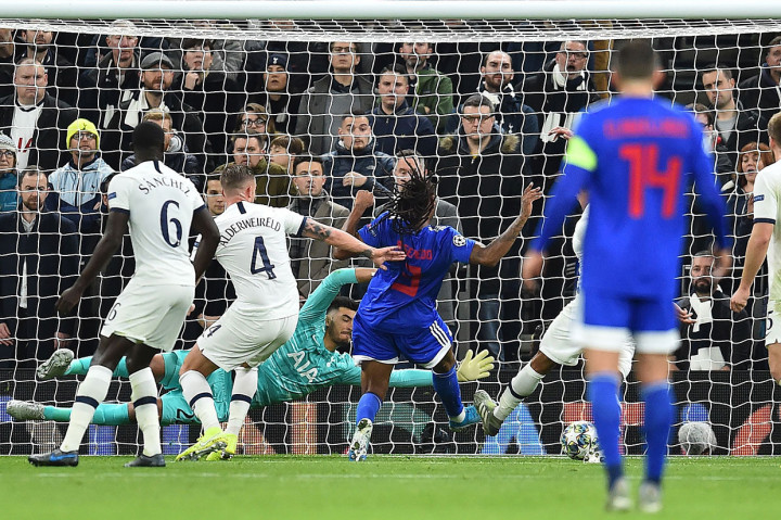 Tottenham Hotspur semakin menderita setelah tim tamu menggandakan keunggulan lewat Ruben Semedo pada menit ke-19.