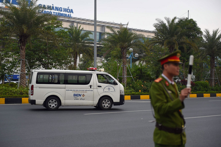 Sementara jenazah lainnya diperkirakan akan tiba dalam beberapa hari mendatang, meskipun para pejabat belum mengkonfirmasi tanggal tersebut secara terbuka.