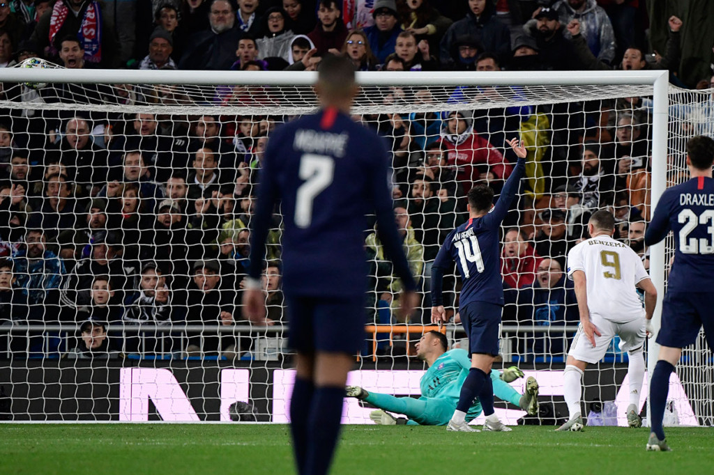 Real Madrid berhasil unggul terlebih dahulu lewat Karim Benzema pada menit ke-17. Gol berawal saat bola tembakan Isco membentur mistar gawang dan disambar Benzema.