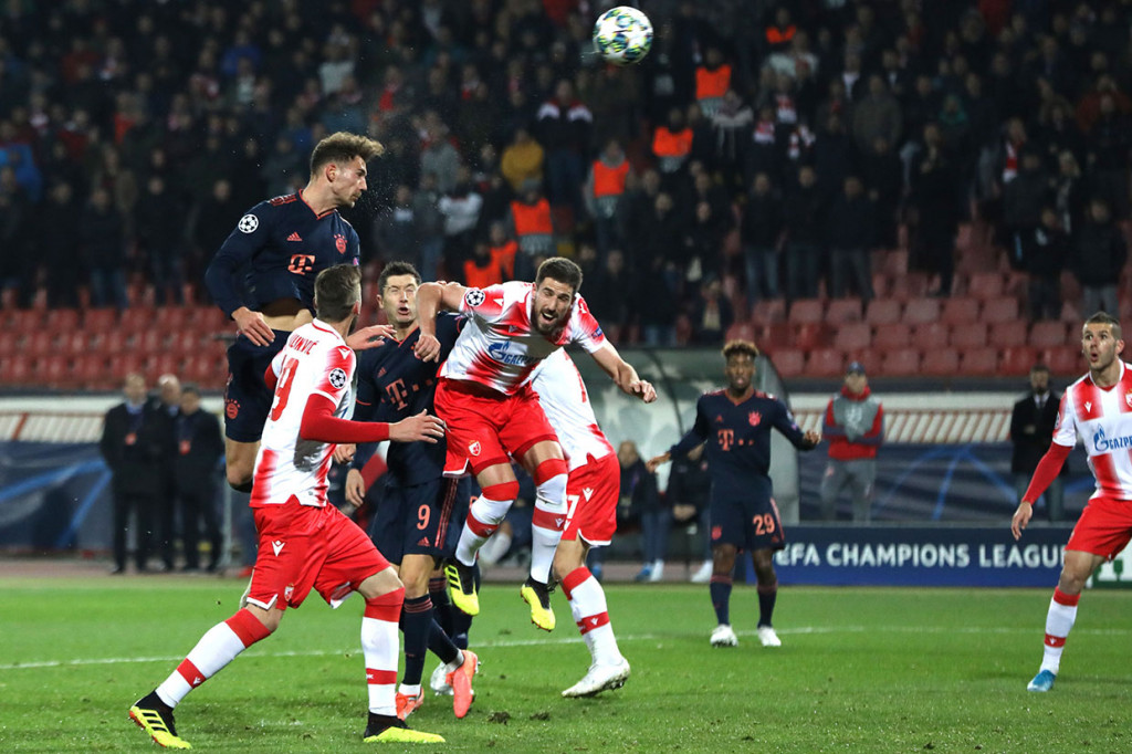 Muenchen baru bisa membuka keunggulan saat laga berjalan 14 menit lewat tandukan Leon Goretzka menyambut umpan Coutinho.