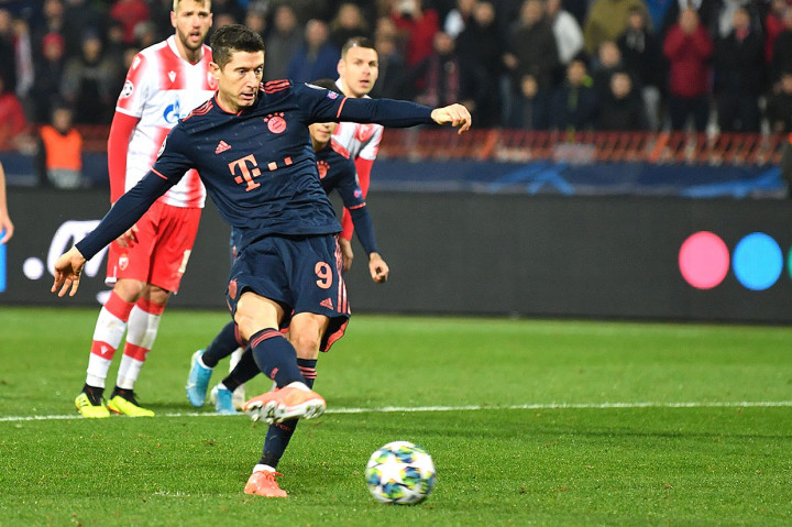 Muenchen baru bisa menggandakan keunggulan pada menit ke-53 lewat eksekusi penalti Robet Lewandowski. Hadiah penalti diberikan setelah Milos Degenek handball di kotak terlarang.