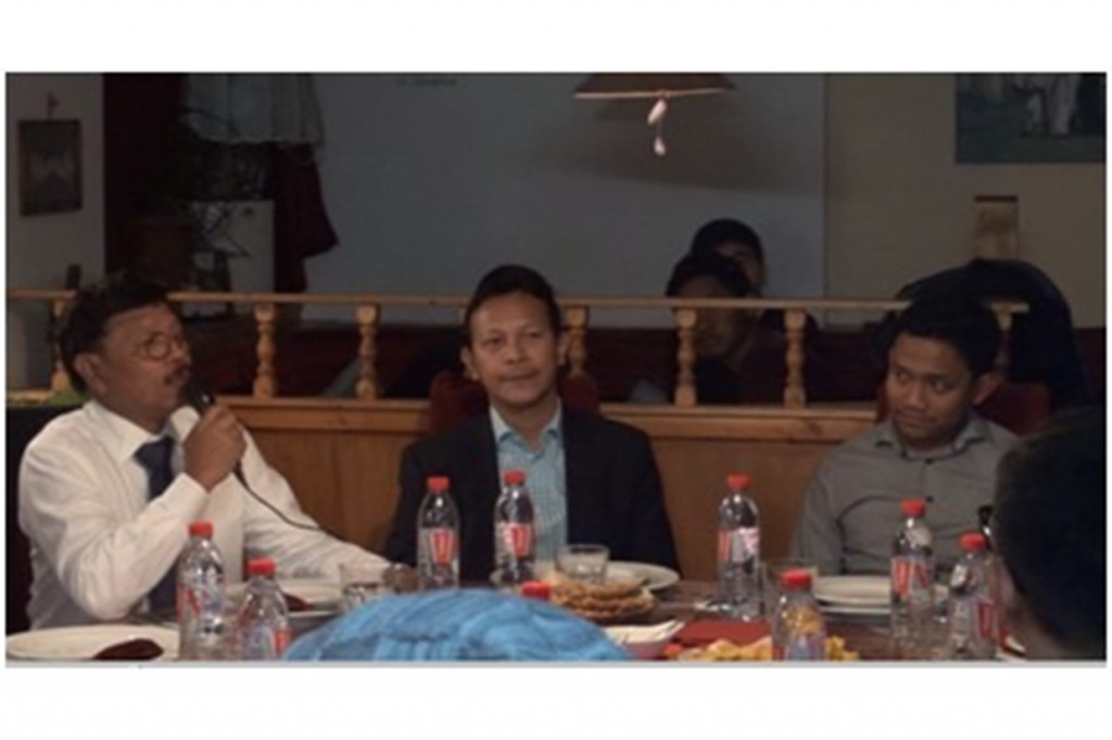 Menteri Komunikasi dan Informatika Johny G. Plate mengajak seluruh mahasiswa Indonesia yang tengah menuntut Ilmu di Jerman untuk memberikan kontribusi terbaiknya membangun negeri. Menkominfo menegaskan 7.000 WNI yang berdiaspora di Jerman ditunggu untuk masa depan Indonesia.