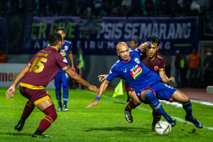 Sementara itu, PSIS Semarang berhasil mengalahkan PSM Makassar dengan skor akhir 1-0. Antara Foto/Aji Styawan