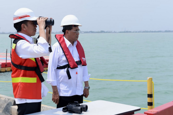 Sementara itu, 354 hektare lainnya akan disiapkan untuk back up area. Adapun untuk kapasitas pelabuhannya yaitu sebesar 7,5 juta TEUS. Presiden pun merasa perkembangan pembangunan pelabuhan Patimban ini sudah baik. 