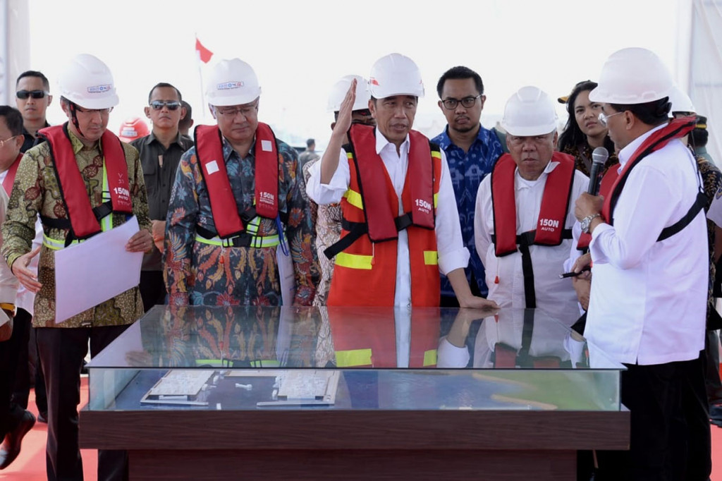 Dengan dibangunnya pelabuhan terbesar kedua setelah pelabuhan Tanjung Priok di Jakarta ini, Presiden berharap daya saing Indonesia bisa meningkat. Secara khusus Presiden ingin pelabuhan ini mendukung Indonesia untuk menjadi hub besar produksi otomotif.