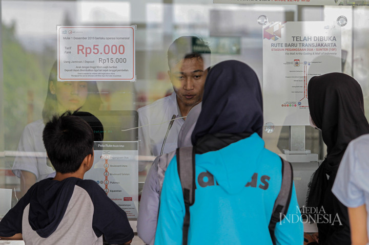 Penumpang bisa membeli tiket single trip dan multitrip yang dijual di stasiun. 