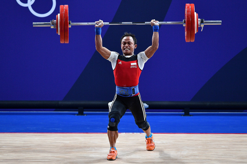 Surahmat meraih medali perunggu dengan total angkatan terbaik 250 Kg dengan rincian 110 kg snatch dan 140 kg clean and jerk.