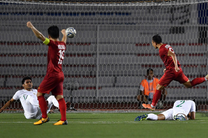 Timnas Vietnam menyamakan kedudukan di babak kedua pada menit ke-63 lewat gol Nguyen Thanh Chung. Kemenangan Vietnam kemudian ditentukan oleh gol Nguyen Hoang Duc yang dicetak di masa injury time babak kedua.