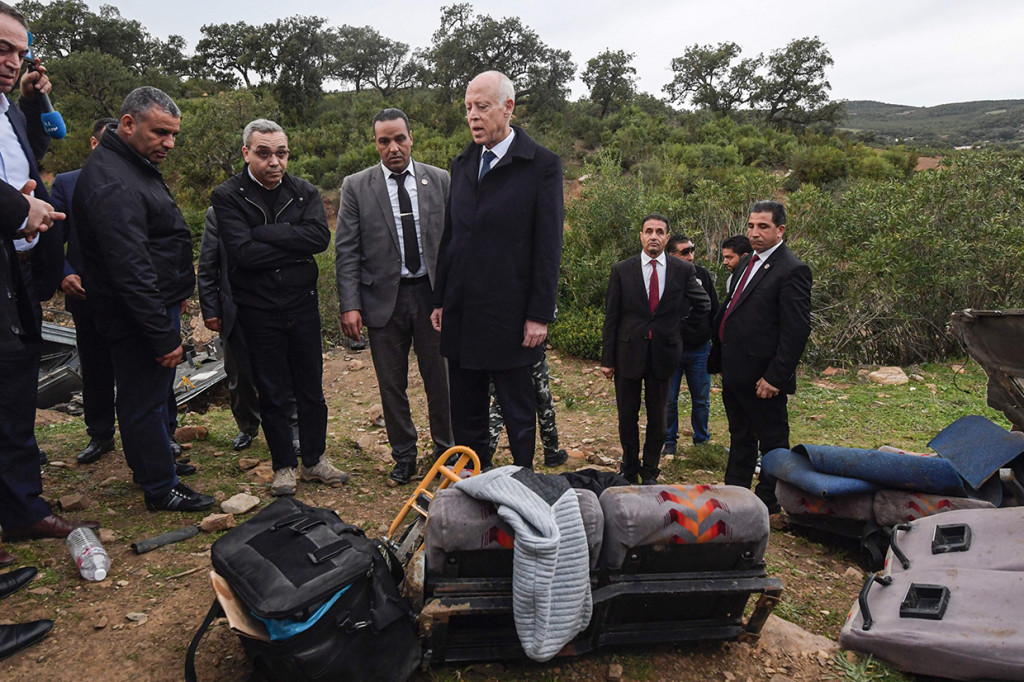 Presiden Tunisia Kais Saied dan Perdana Menteri Youssef Chahed mendatangi langsung lokasi kejadian.