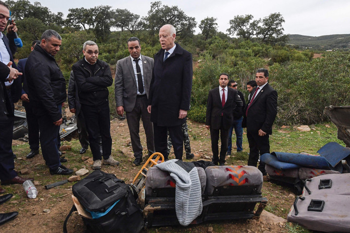 Presiden Tunisia Kais Saied dan Perdana Menteri Youssef Chahed mendatangi langsung lokasi kejadian.