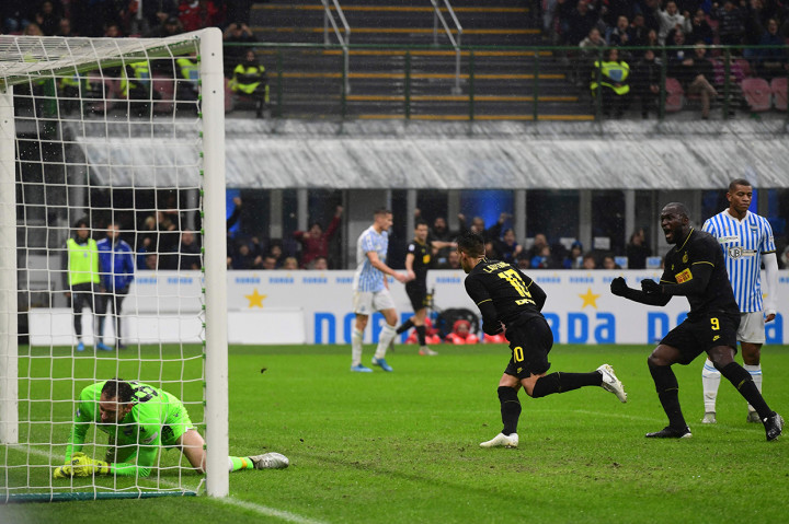Inter unggul 2-0 pada babak pertama. Dua gol tuan rumah dicetak oleh Lautaro Martinez.