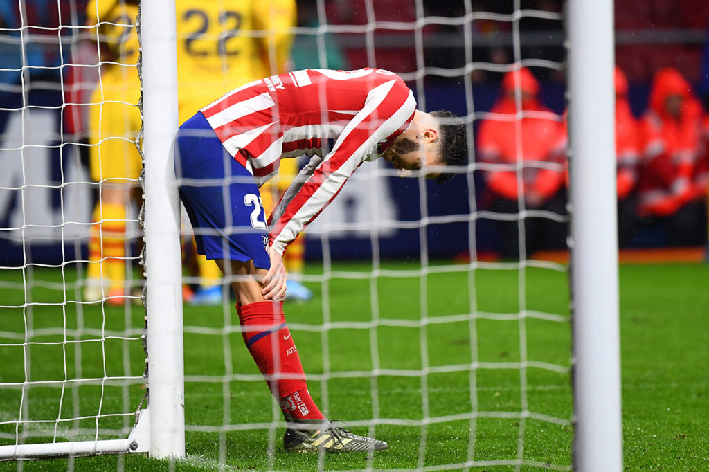 Atletico sendiri terbenam di posisi enam dengan 25 angka. AFP Photo/Gabriel Bouys