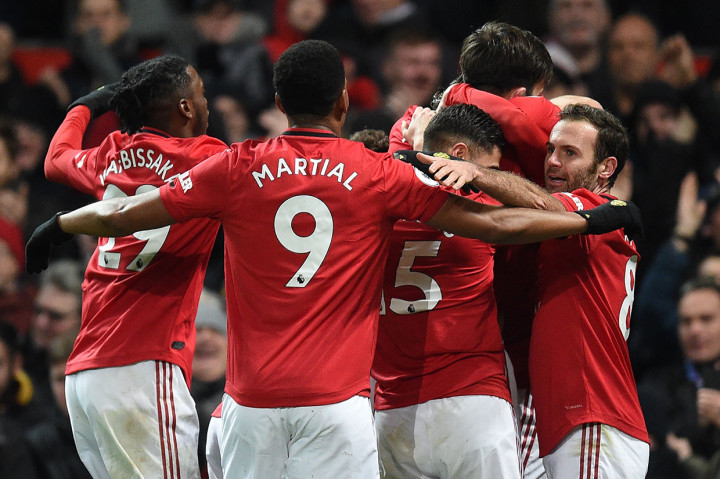 MU sempat berbalik unggul setelah sundulan Victor Lindelof menggetarkan jala gawang Villa. 