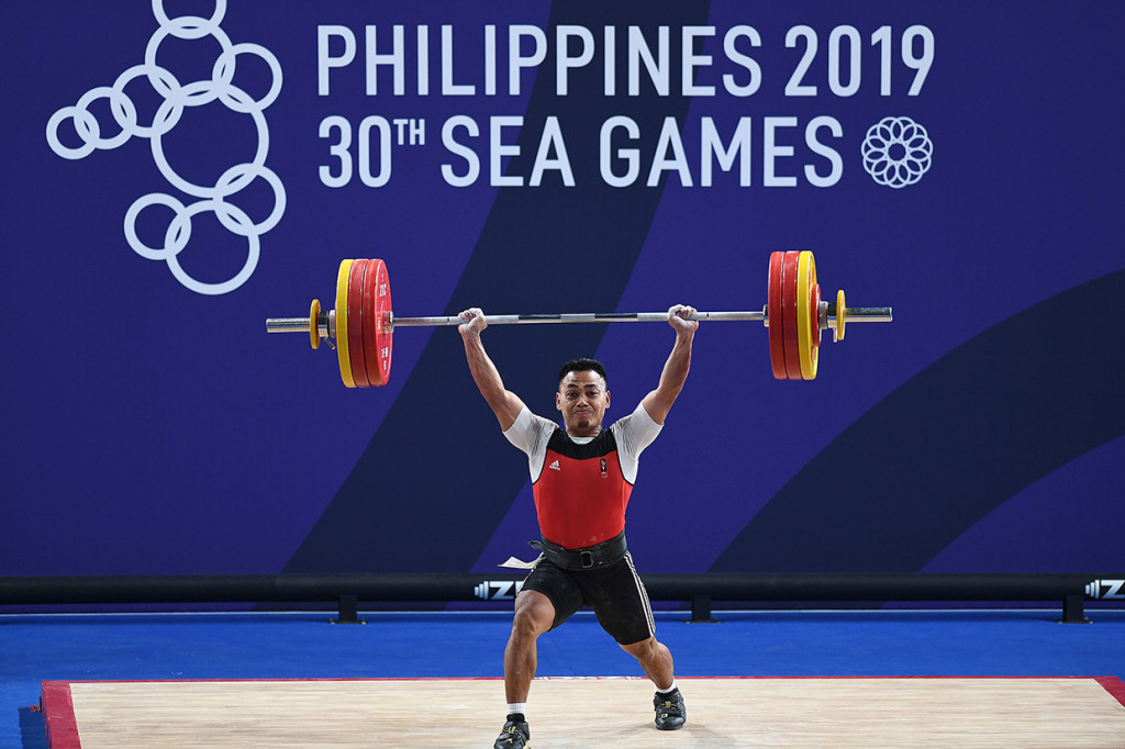 Eko Yuli Irawan sukses meraih medali emas di kelas 61 kg putra usai mencetak skor snatch 140 kilogram dan 169 kilogram di clean and jerk. 