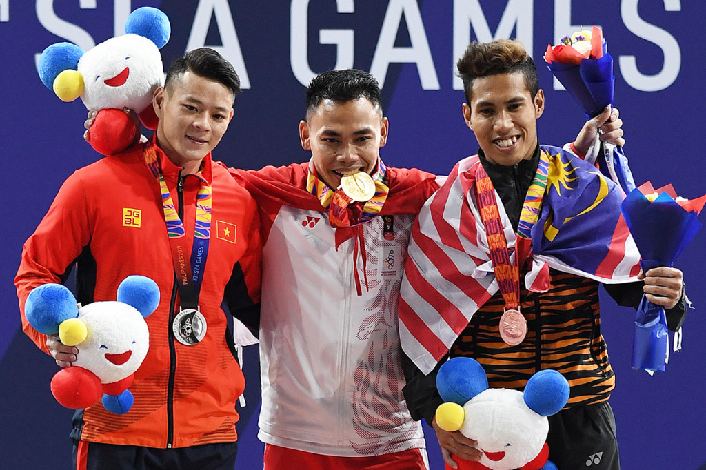 Sementara itu, medali perak pada angkat besi putra 61 kg pada SEA Games 2019 menjadi milik lifter Vietnam, Thach Kim. Medali perunggu jatuh kepada Bidin Mhammad Aznil dari Malaysia.