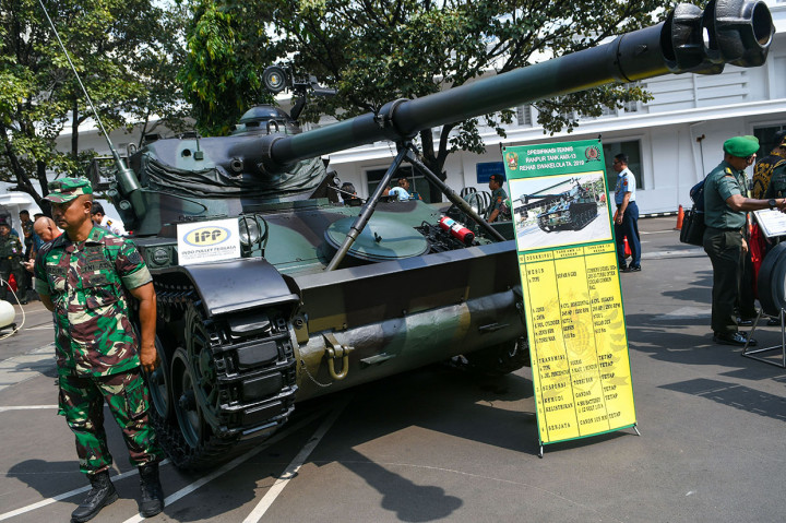Pameran yang digelar di lapangan upacara di depan Gedung Urip Sumohardjo, Kantor Kementerian Pertahanan, itu diikuti 21 perusahaan industri pertahanan swasta nasional yang tergabung dalam Perkumpulan Industri Pertahanan Swasta Nasional, yang selama ini turut menyumbang upaya pemerintah menuju kemandirian industri pertahanan nasional.
