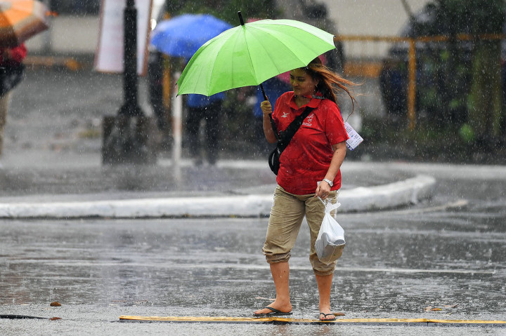 Filipina tengah dilanda cuaca buruk berupa hujan deras dan angin kencang menyusul tibanya topan Kammuri dari kawasan Pasifik. Topan tersebut memiliki kecepatan angin 155 km/ jam dan hembusan hingga 235 km/jam.