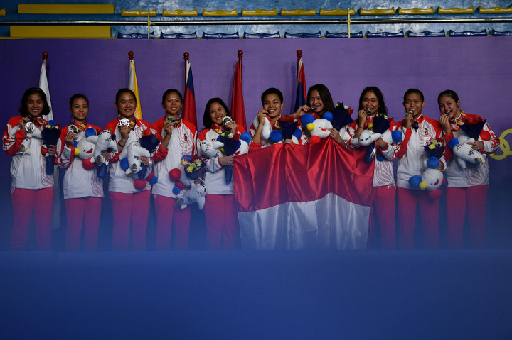 Bulu tangkis beregu putri Indonesia harus puas dengan meraih medali perak setelah di final SEA Games 2019 ditundukkan Thailand 1-3.