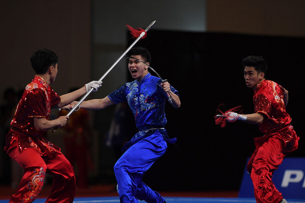 Trio wushu Indonesia itu mengumpulkan 9,54 poin dari juri, mengungguli tim Brunei Darussalam yang meraih perak dengan 9,50 poin dan Filipina di peringkat tiga dengan 9,49 poin. 