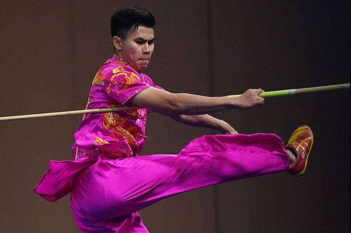Sementara medali emas pertama disumbangkan oleh Edgar Xavier Marvelo dari nomor kombinasi Taolu Daoshu/Gunshu. Edgar mengalahkan raihan atlet Singapura Jowen Si Wei Lim, yaitu 19,32 di peringkat dua untuk perak. Sedangkan medali perunggu diraih atlet Vietnam Xuan Hiep Tran.