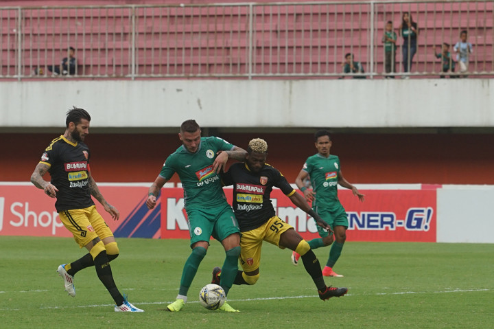 Kemenangan ini membawa PSS naik ke peringkat tujuh dengan koleksi 43 poin dari 30 pertandingan. Antara Foto/Andreas Fitri Atmoko
