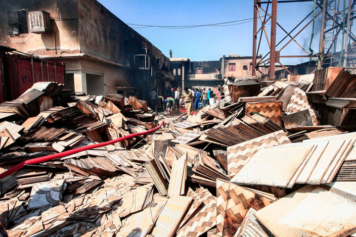 Kedutaan India di Khartoum mengatakan bahwa pabrik tersebut mempekerjakan lebih dari 50 warga negara India. Warga negaranya termasuk di antara korban, kata kedutaan di situs webnya, tanpa memberikan angka yang pasti. 