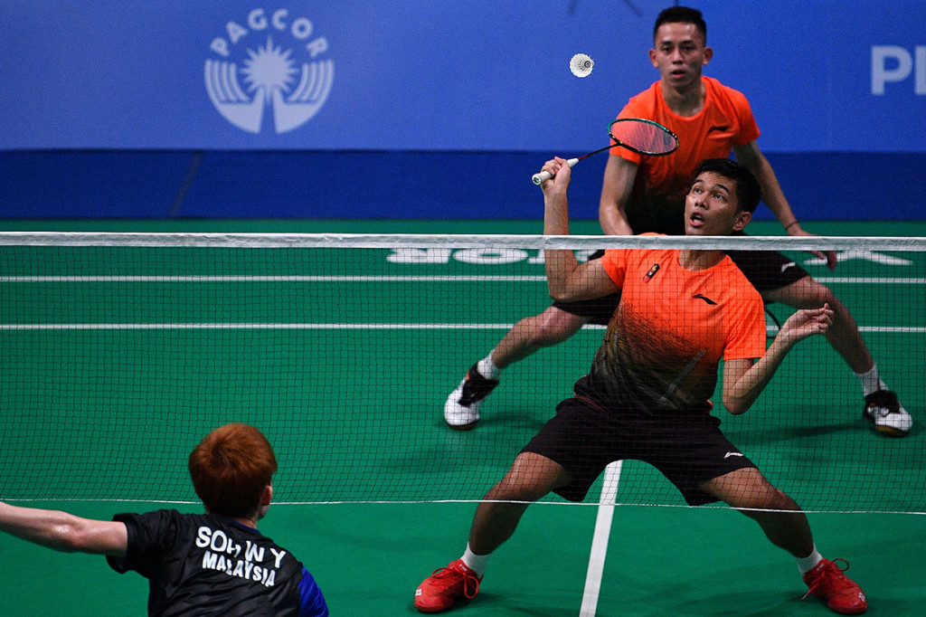 Sedangkan pada partai kedua, Muhammad Rian Ardianto/Fajar Alfian menyerah kepada Aaron Chia Teng Fong/Soh Wooi Yik.  