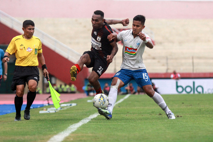 Dua gol tim Mutiara Hitam, julukan Persipura, dicetak oleh Titus Bonai menit ke-8 dan Samassa Mahamadou menit ke-73. Antara Foto/Umarul Faruq