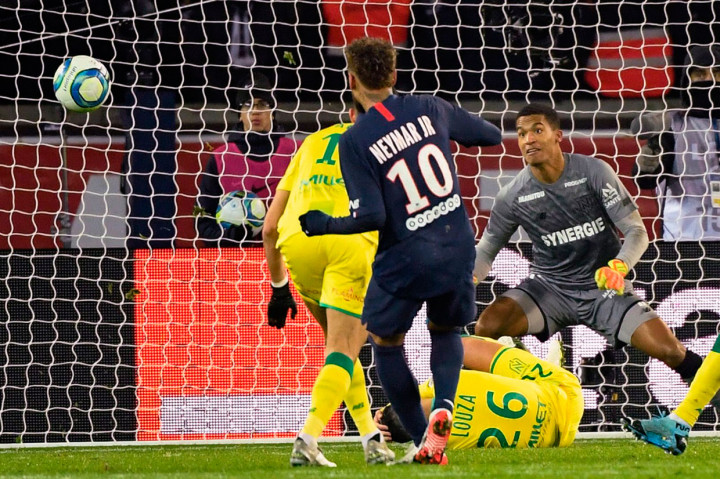 Pada menit ke-41 Neymar berhasil menjebol gawang Nantes. Namun gol tersebut dianulir wasit setelah meninjau VAR, karena Julian Draxler telah melakukan pelanggaran terlebih dahulu terhadap Imran Louza. Skor 0-0 bertahan hingga jeda.