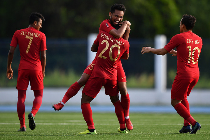 Indonesia lolos sebagai runner-up setelah laga Vietnam vs Thailand berakhir dengan skor imbang 2-2.

