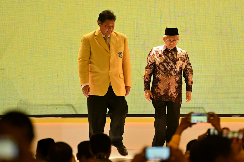 Selain menetapkan Airlangga, forum juga langsung mengusulkan Aburizal Bakrie sebagai Dewan Pembina dan Akbar Tanjung menjadi Ketua Dewan Kehormatan.