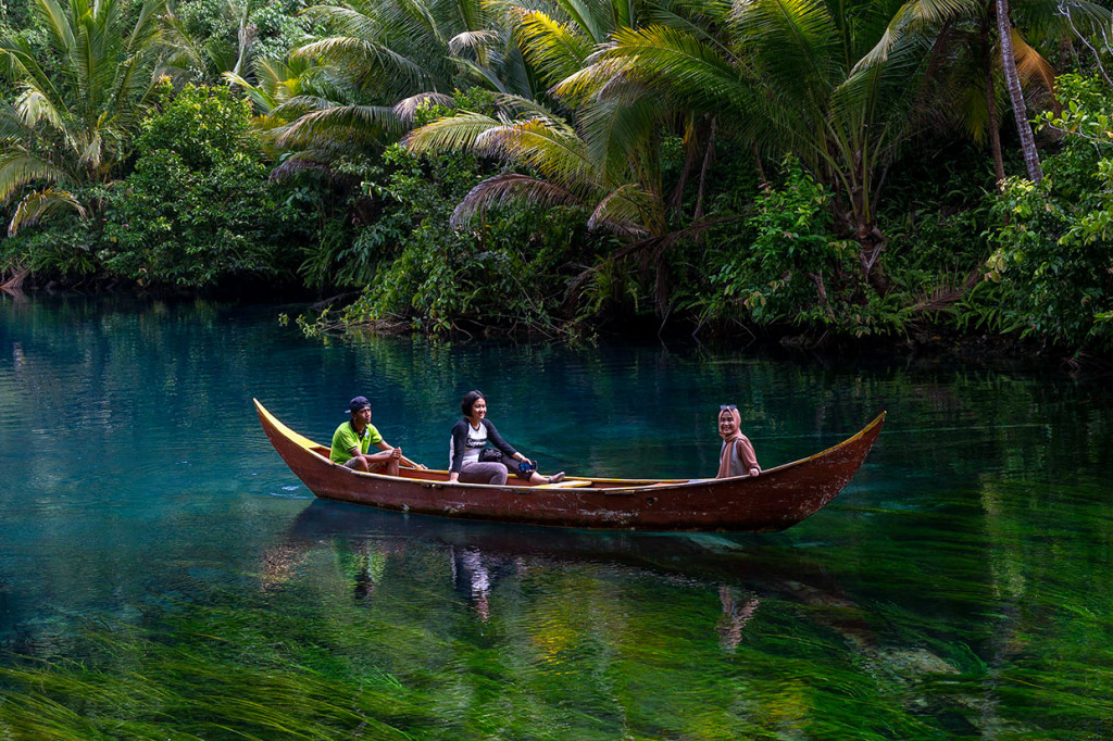 Namun sayangnya, keindahan danau dengan pemandangan yang asri dan masih alami ini belum banyak didatangi pengunjung karena belum terurus dengan baik.