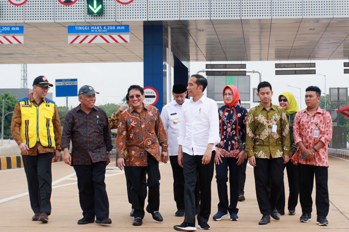 Jokowi mengharapkan dengan peresmian Tol JORR II Ruas Tol Serpong - Kunciran tersebut mampu memecah kemacetan yang kerap terjadi di ruas tol JORR I dan tol dalam kota. 