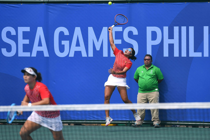 Emas dari ganda putri tersebut menjadi yang kedua untuk Indonesia di cabang olahraga tenis setelah pada Jumat, 6 Desember 2019 Aldila Sutjiadi menjadi yang terbaik di nomor tunggal putri.