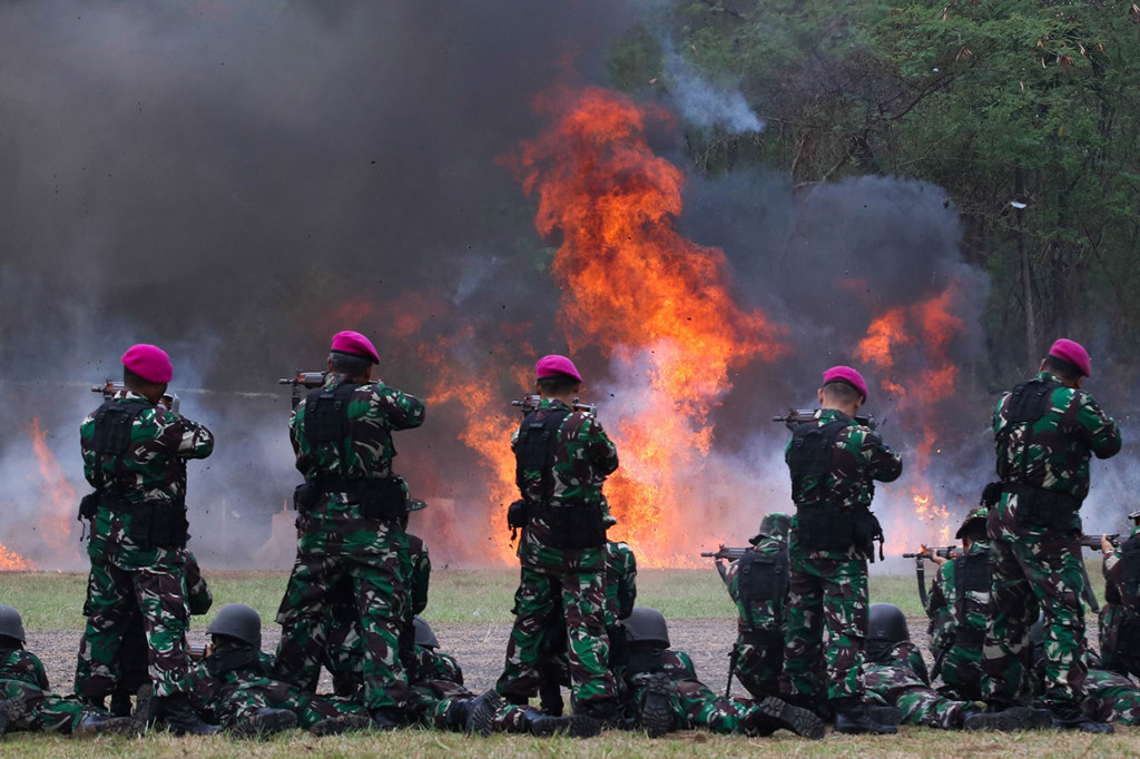 Kegiatan yang melibatkan 1.474 prajurit Korps Marinir itu berhasil memecahkan rekor MURI dengan kategori 'Menembak oleh Petembak Terbanyak'.