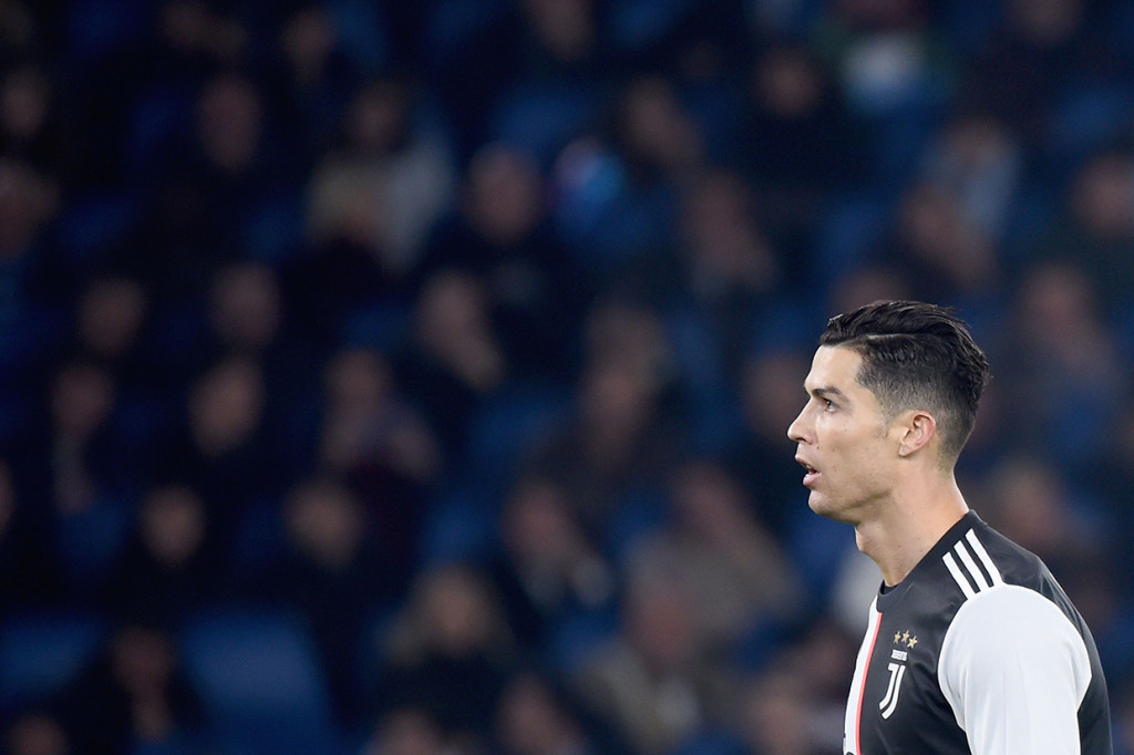 Kekalahan dari Lazio membuat Juve gagal memangkas jarak dengan Inter Milan. AFP Photo/Filippo Monteforte