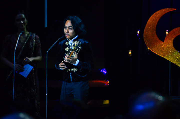 Muhammad Khan mengalahkan lima aktor papan atas lainnya di antaranya Abimana Aryasatya ('Gundala'), Reza Rahadian ('My Stupid Boss'), Lukman Sardi ('27 Steps of May') juga Ringgo Agus Rahman ('Keluarga Cemara').