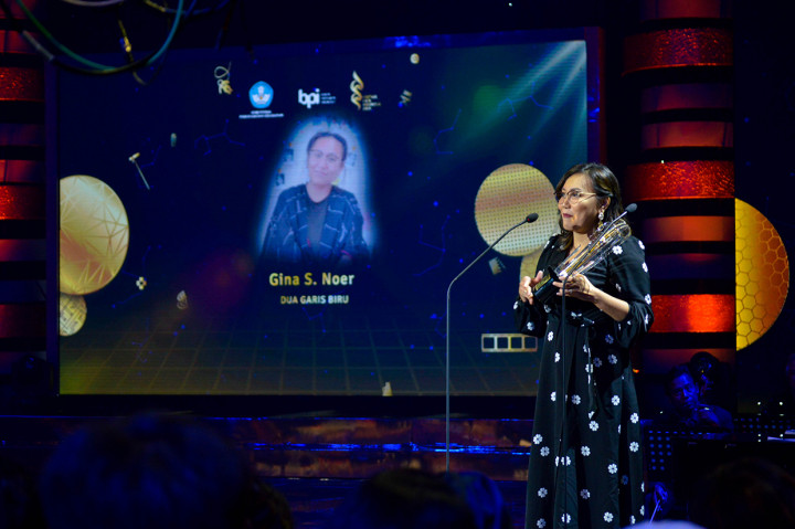 Selain itu, Gina S. Noer menang kategori Penulis Skenario Asli Terbaik, lewat film box office Dua Garis Biru.