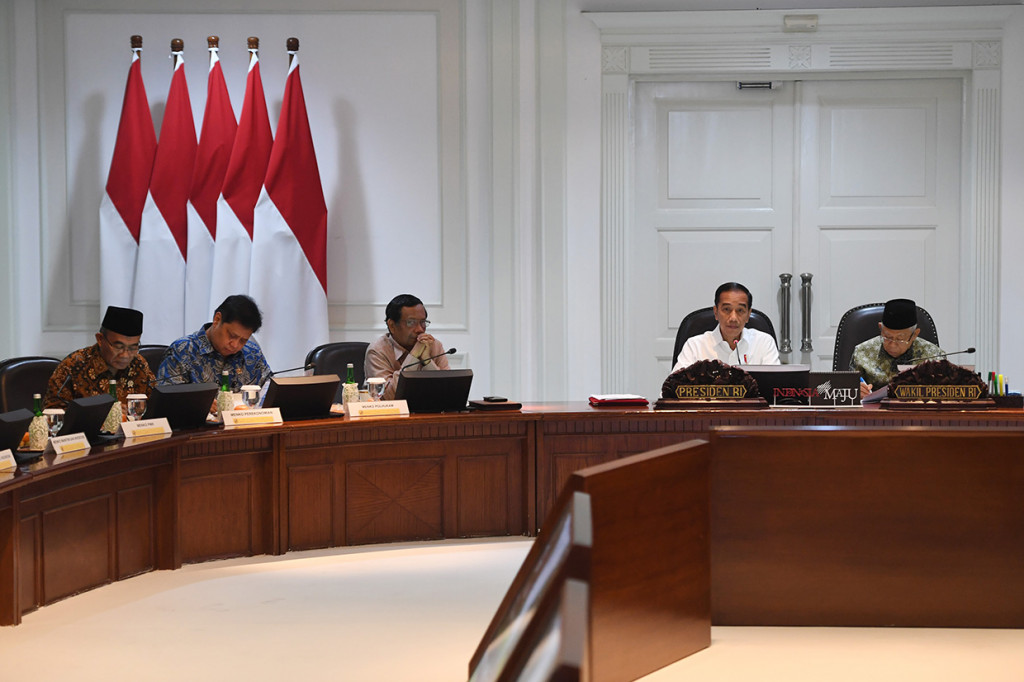 Jokowi menyebut, KUR pada tahun 2020 akan ditingkatkan anggarannya menjadi Rp 190 Triliun. Suku bunga KUR juga diturunkan dari 7 persen menjadi 6 persen.