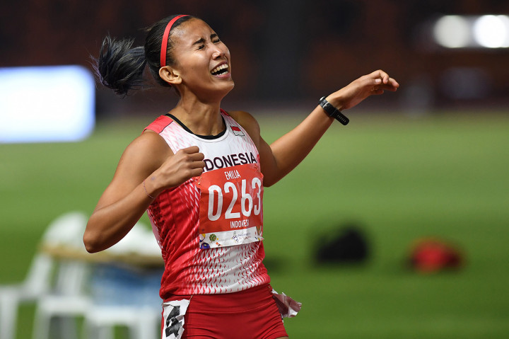 Emilia Nova berhasil mencapai finis tercepat dengan catatan waktu 13,61 detik sehingga meraih medali emas. 