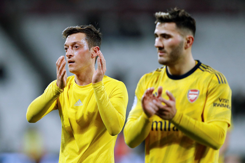 Tidak ada tambahan gol lagi hingga laga usai. Tambahan tiga poin membawa Arsenal naik ke peringkat sembilan klasemen sementara dengan mengumpulkan 22 poin. Sementara West Ham tertahan di urutan 16 dengan 16 poin.