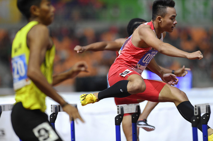 Sementara itu, Pelari Indonesia Halomoan Edwin Binsar meraih medali perak Lomba Lari Gawang 400 Meter Putra. Ia berhasil mencapai finis pada urutan kedua dengan catatan waktu 50,81.