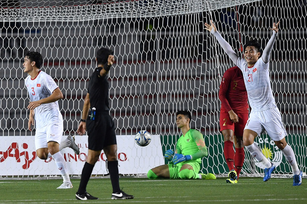 Kekalahan Timnas U-23 Indonesia atas Vietnam ini mengubur harapan bisa membawa pulang medali emas dari cabang sepak bola ke Tanah Air seperti SEA Games 1991. 
