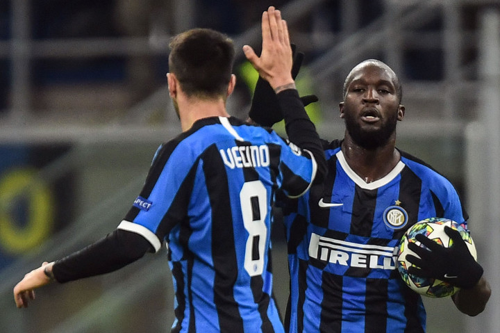 Romelu Lukaku menyamakan kedudukan menjadi 1-1 di akhir babak pertama.