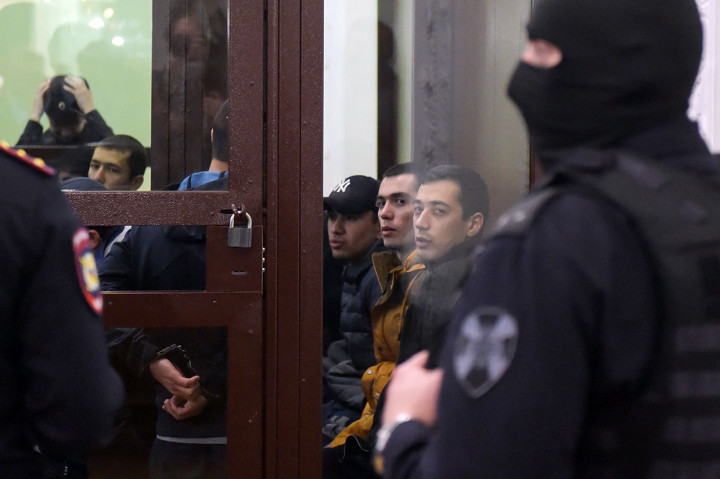 Sementara 10 terdakwa lainnya divonis dengan hukuman bervariasi antara 19 hingga 28 tahun penjara. 